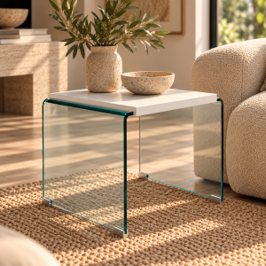 Mesa ARISTON, baja, lacada blanca, cristal, 60 x 63 cms