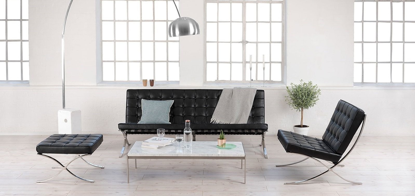 Ottoman BARNA (T), acero inoxidable, similpiel negra