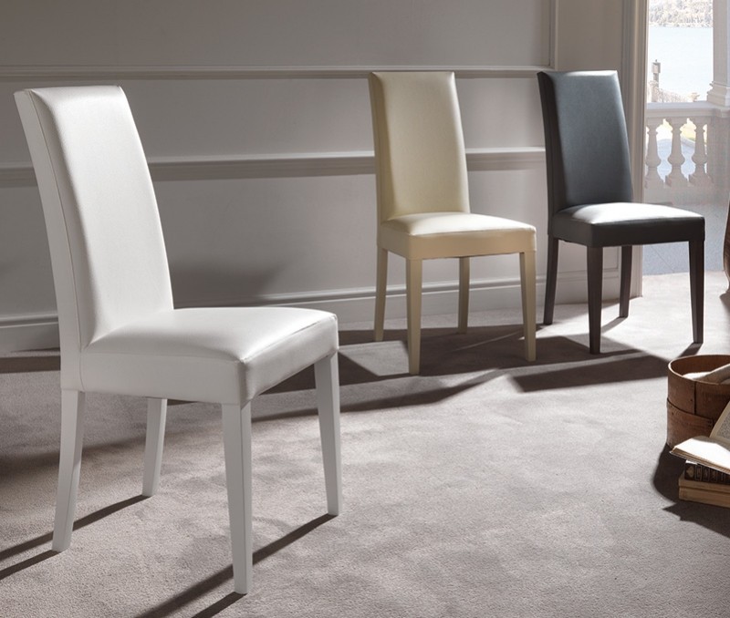 Silla DENNY, madera de haya, lacada blanca y tapizado gris claro