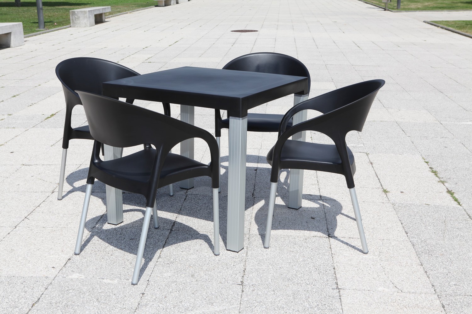 Sillón MOON, aluminio, polipropileno negro